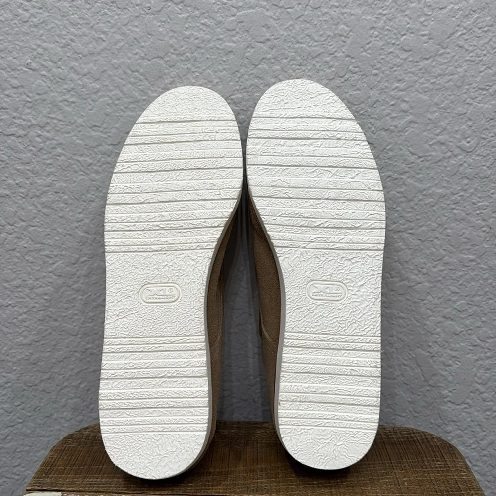 Nisolo Travel Derby Shoe In Stone Size 9.5